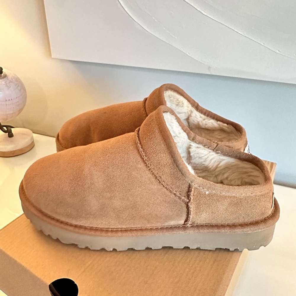 UGG Classic Slipper (tasman-like) Chestnut